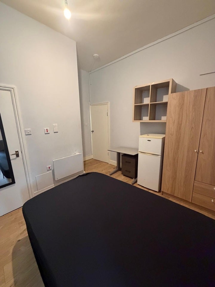 Flat Finchley Road in Greater London