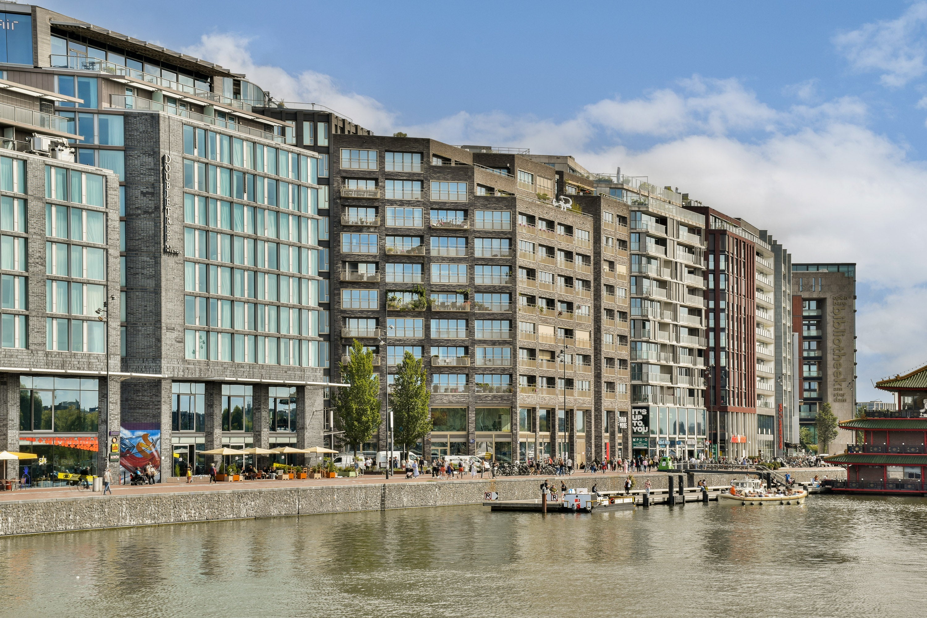Oosterdokskade 25 in Amsterdam