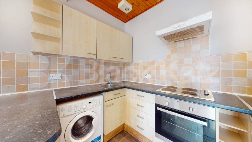Flat Iverson Road in Greater London