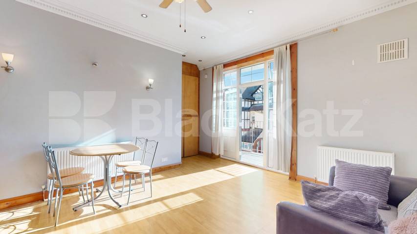 Flat Iverson Road in Greater London