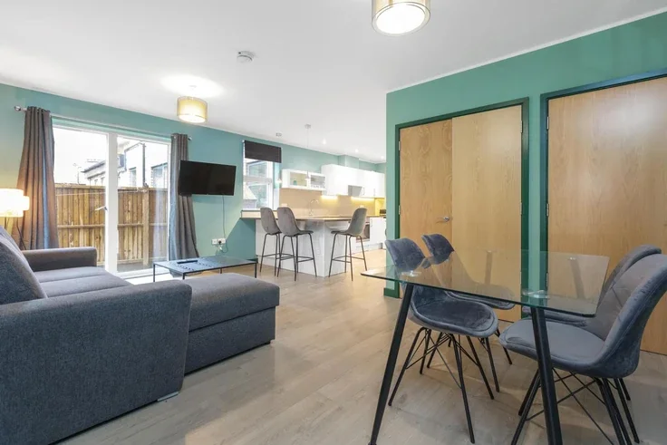 Flat Clapham Road in Greater London