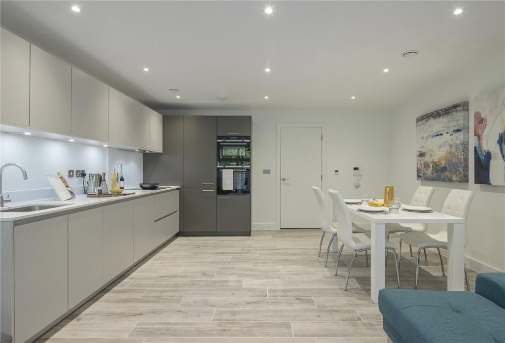 Flat Madingley Road in Cambridge