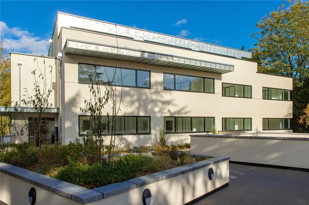 Flat Madingley Road in Cambridge