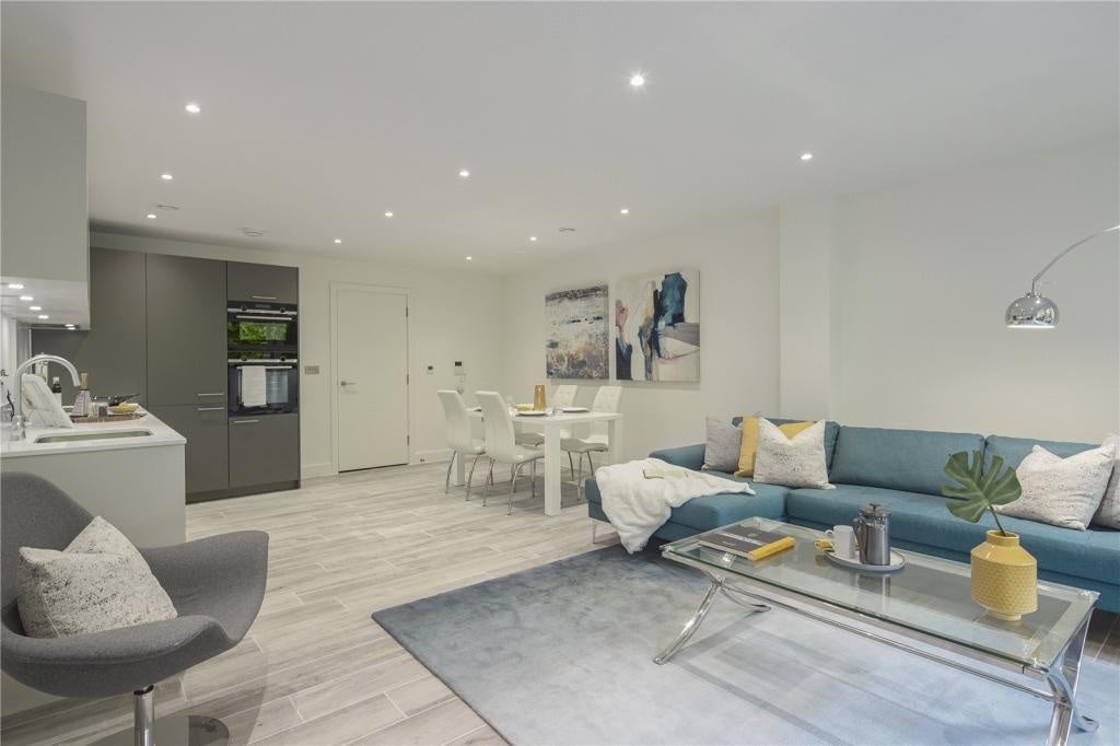 Flat Madingley Road in Cambridge