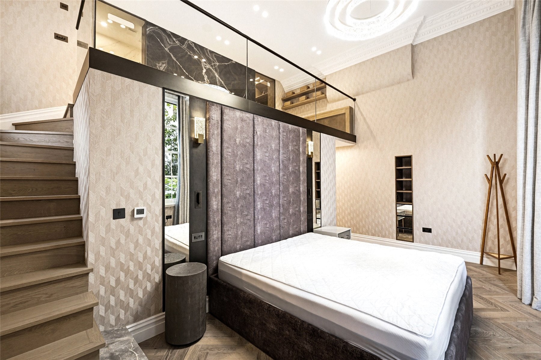Flat Cadogan Square in Greater London