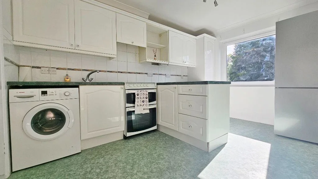 Flat Woodlea Grove in Greater London