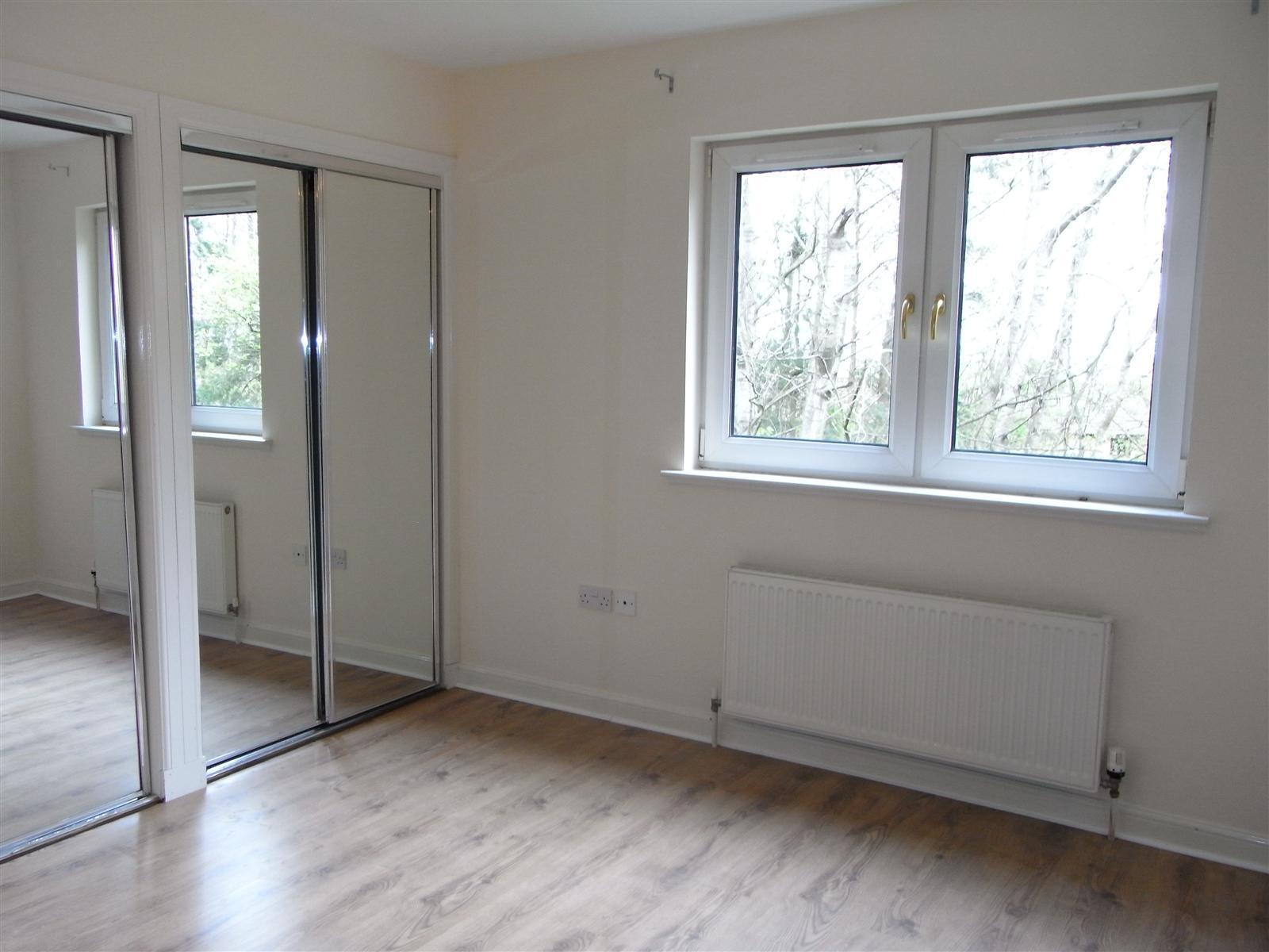Flat Auchinairn Gardens in Bishopbriggs