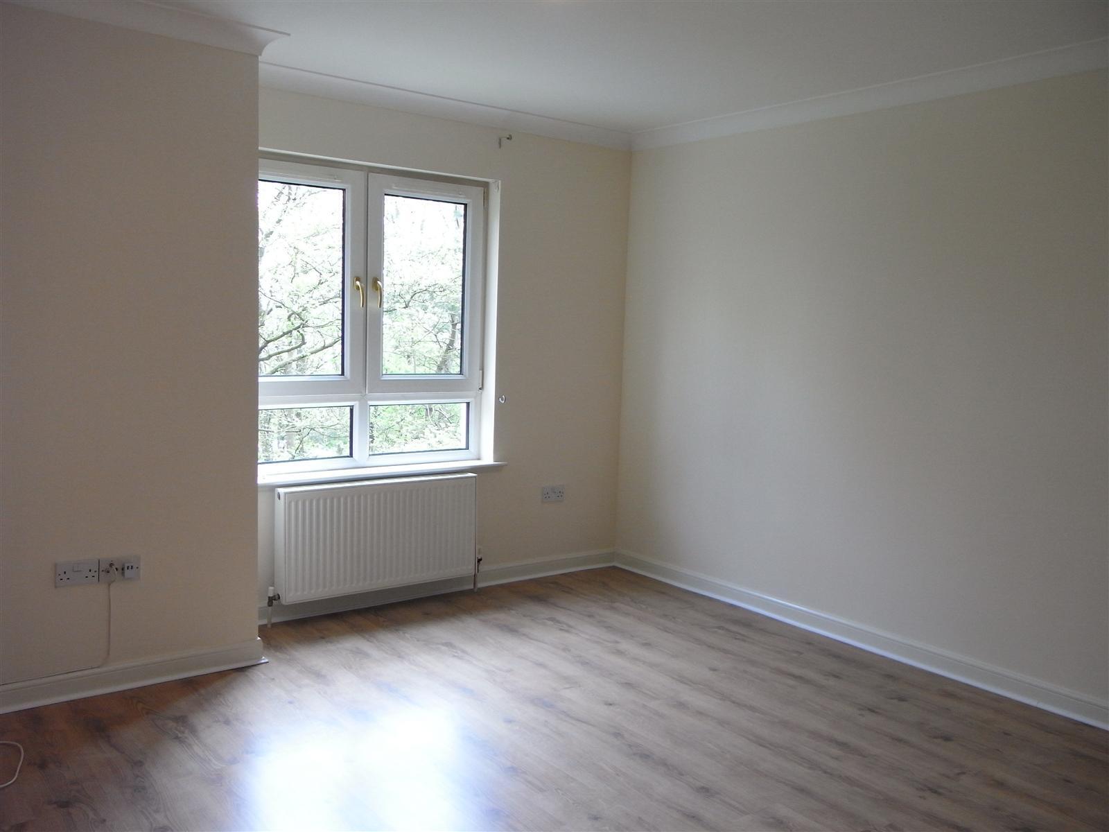 Flat Auchinairn Gardens in Bishopbriggs