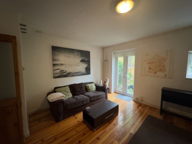 Room Frensham Drive in Greater London