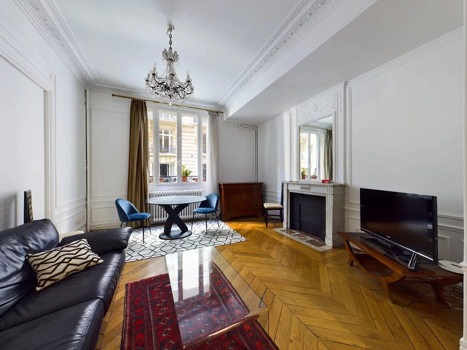Flat Square de Tocqueville in Paris