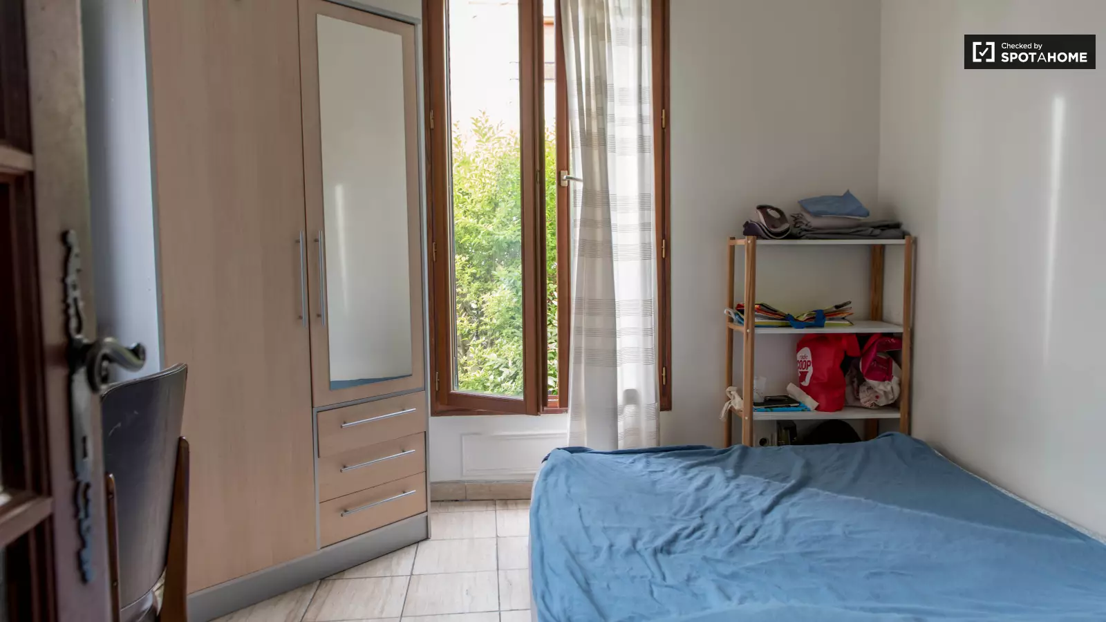 Flat Allée Verne in Vanves