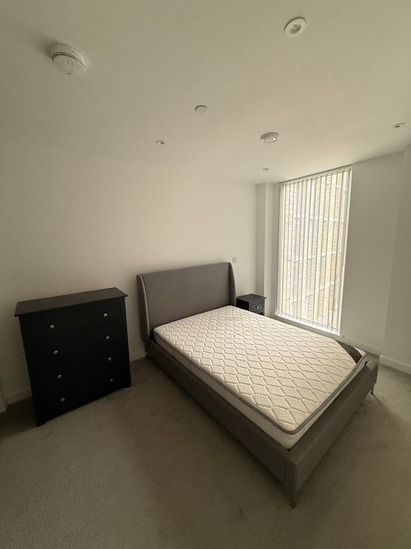 Room Boundary Lane in Manchester