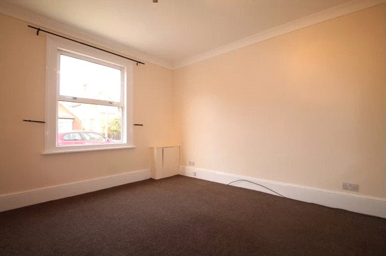 Flat Wendover Road in Borough of Runnymede