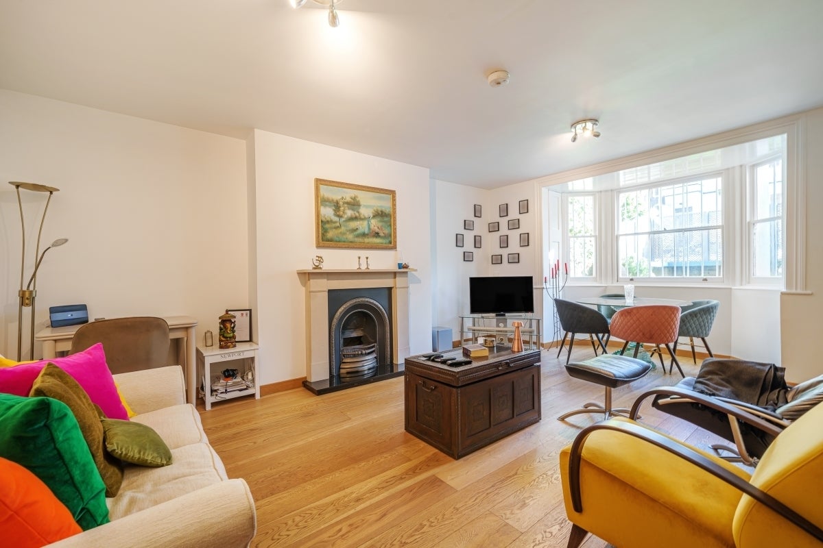 Flat Priory Road in Greater London