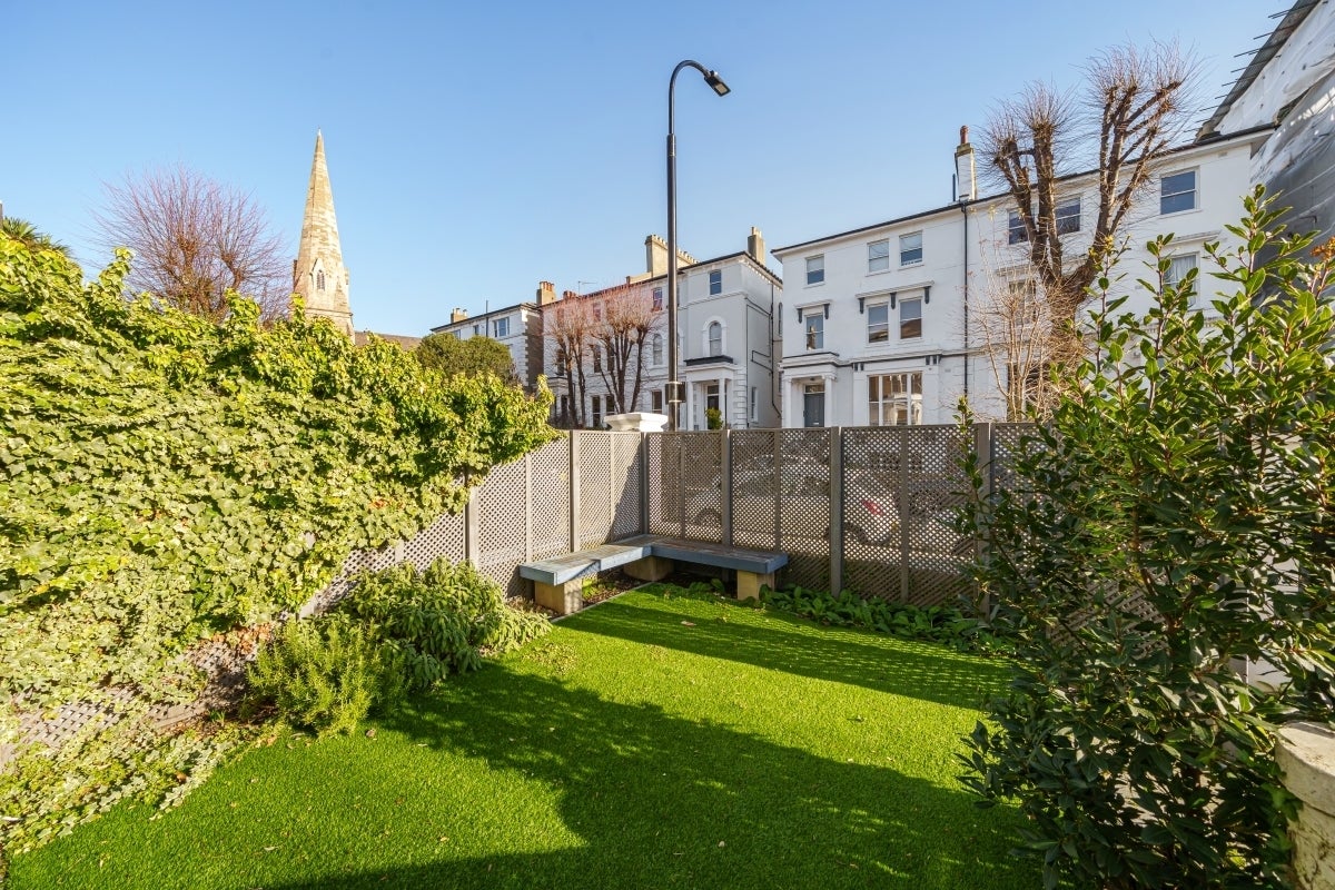 Flat Priory Road in Greater London