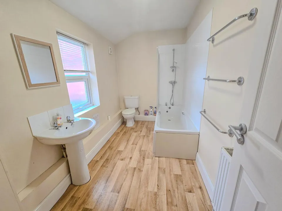 Room Carholme Road in Lincoln