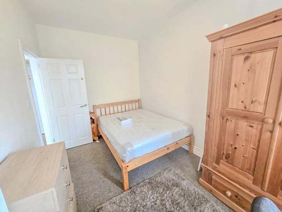 Room Carholme Road in Lincoln