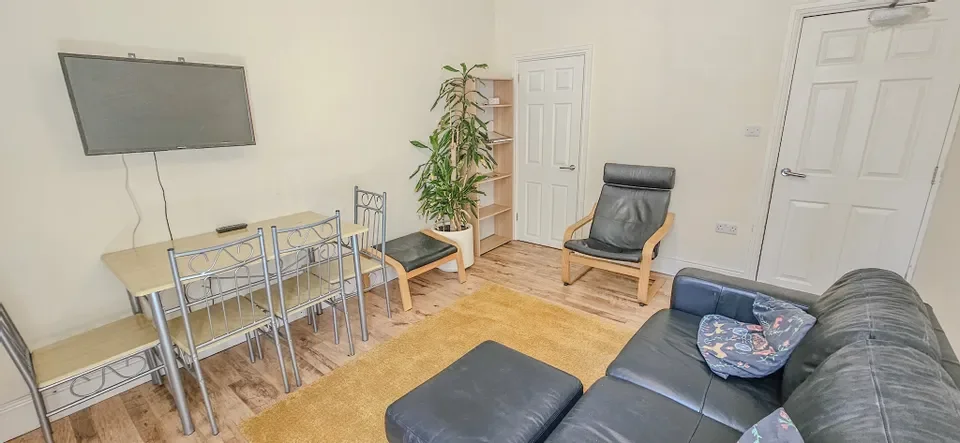Room Carholme Road in Lincoln