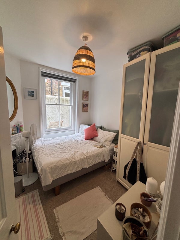 Room Latchmere Road in Greater London