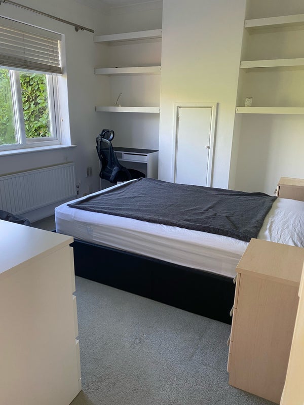 Room Smithfield Road in White Waltham