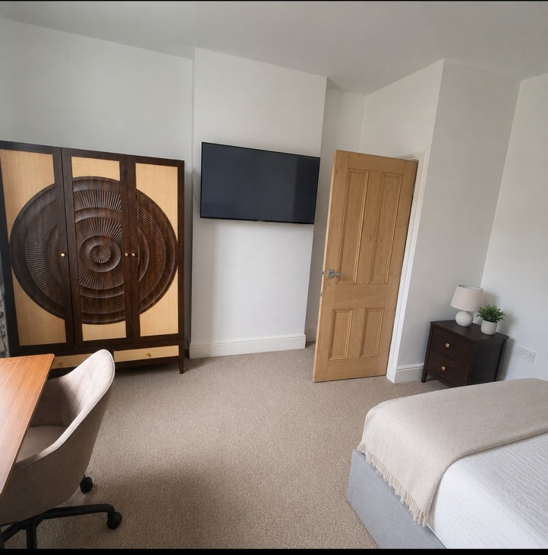 Room Spring View Road in Sheffield