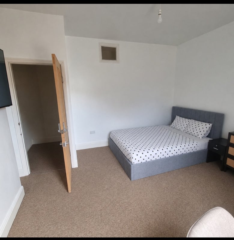 Room Spring View Road in Sheffield