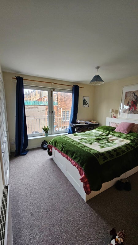 Flat Albion Gardens in City of Edinburgh