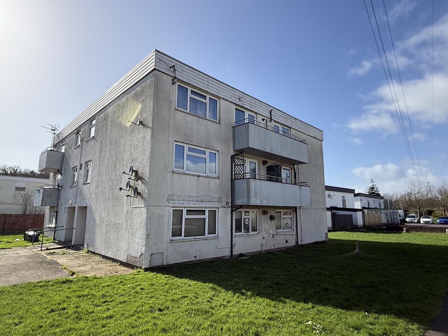 Flat Tairfelin in Bridgend