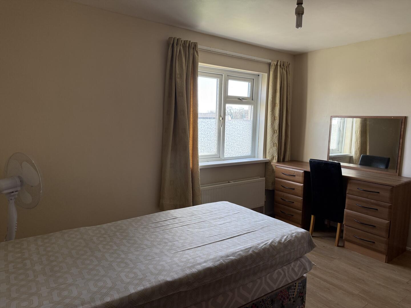 Flat Tairfelin in Bridgend