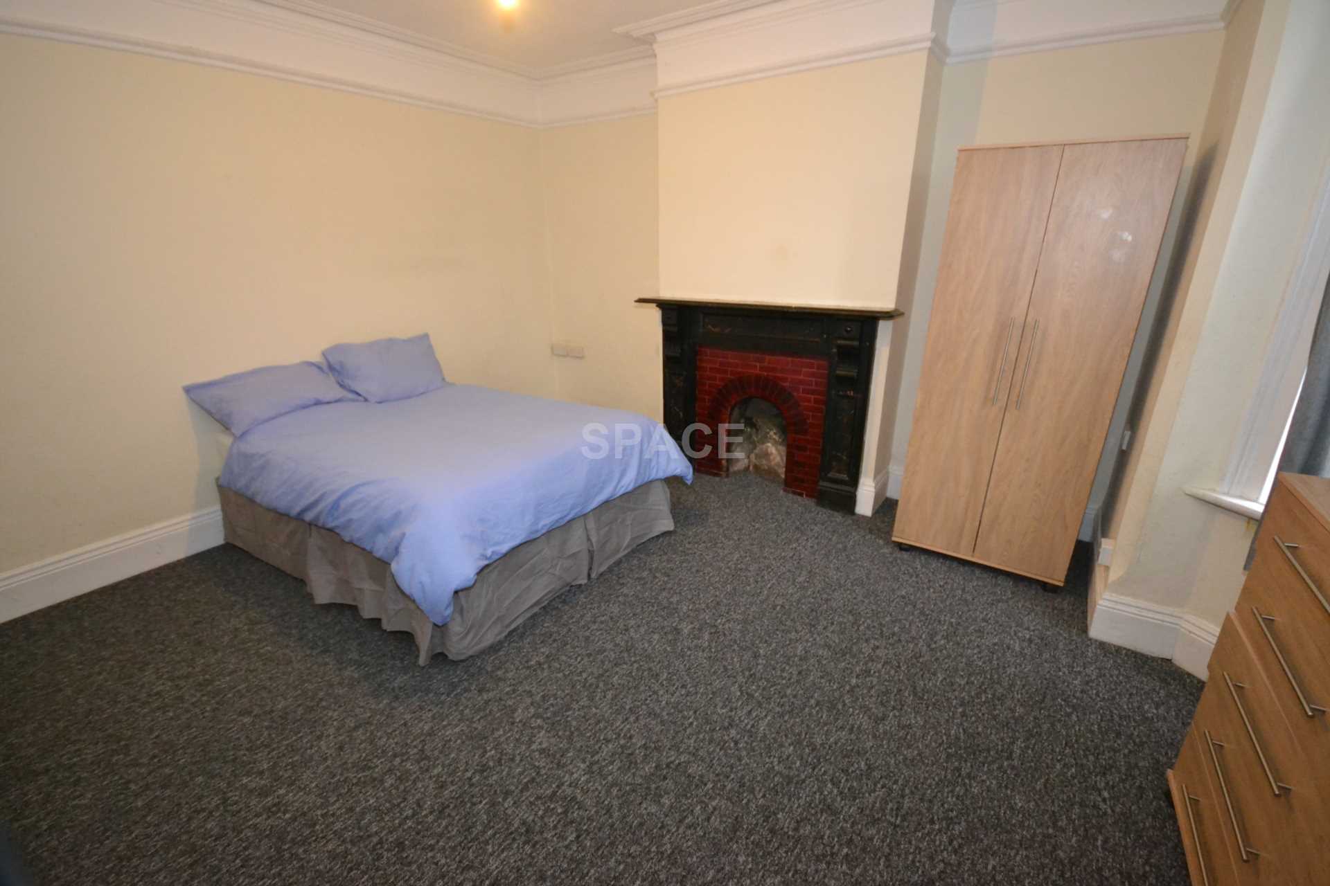 Flat Basingstoke Road in Reading