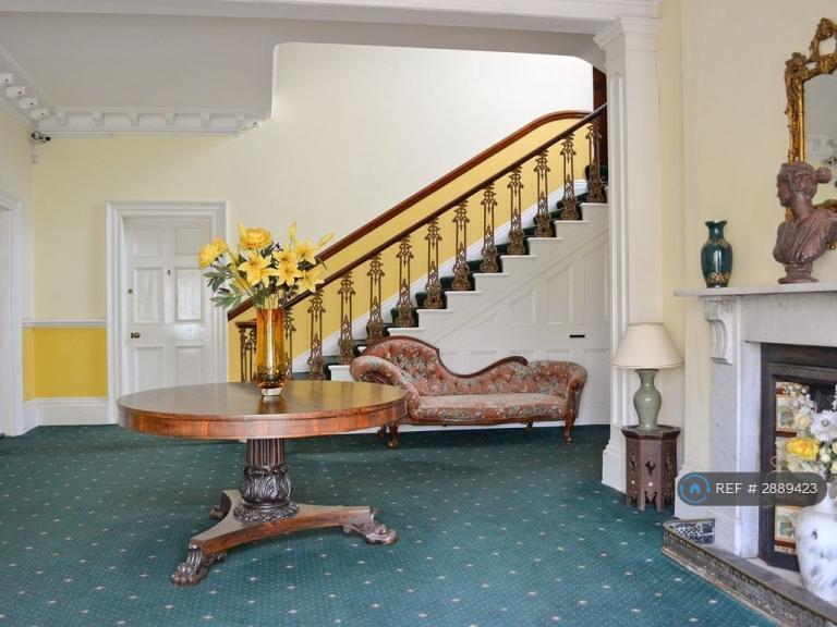 Room Braddons Hill Road East in Torquay
