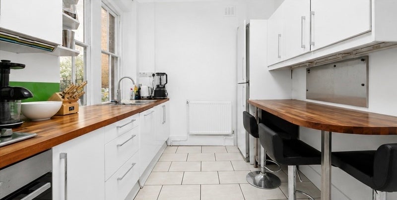 Room Lever Street in Greater London