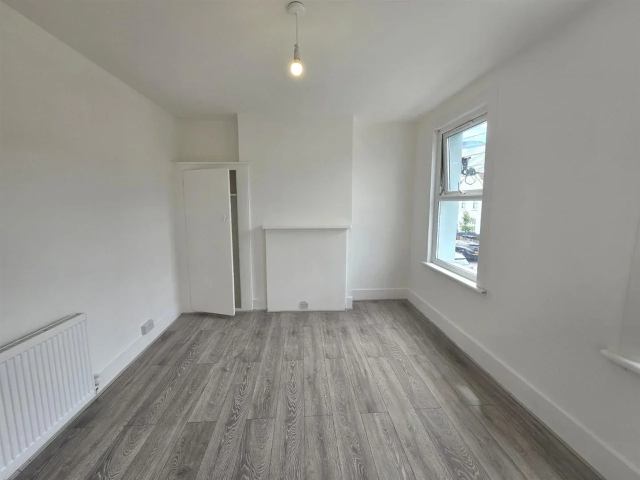 Flat Halefield Road in Greater London