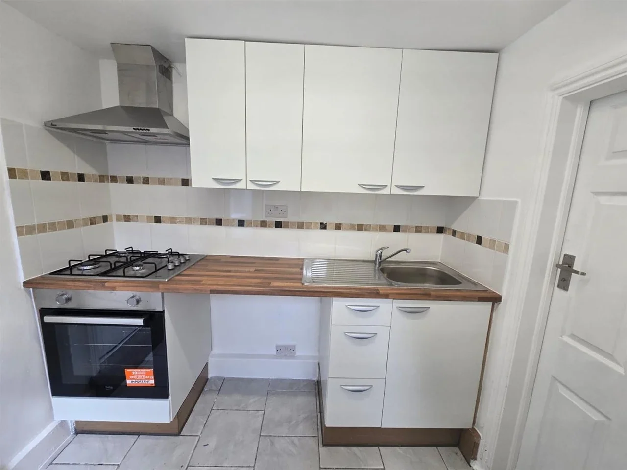 Flat Halefield Road in Greater London