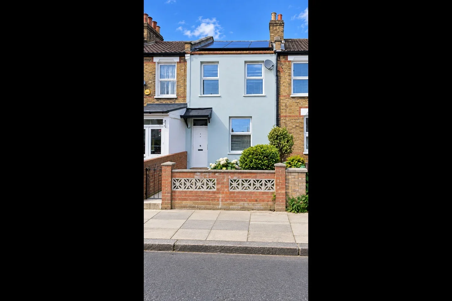 Flat Halefield Road in Greater London