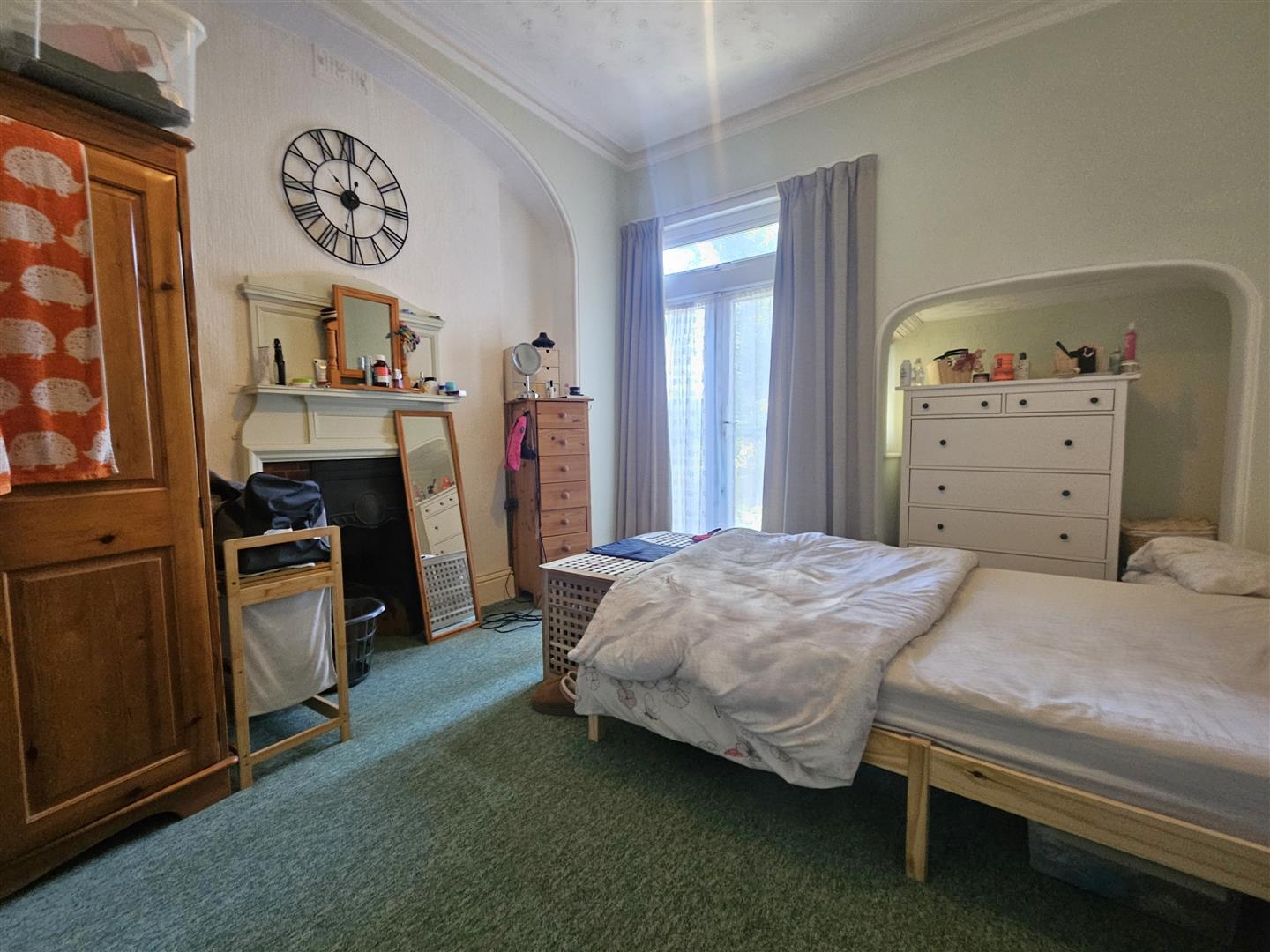 Flat Cargate Avenue in Rushmoor