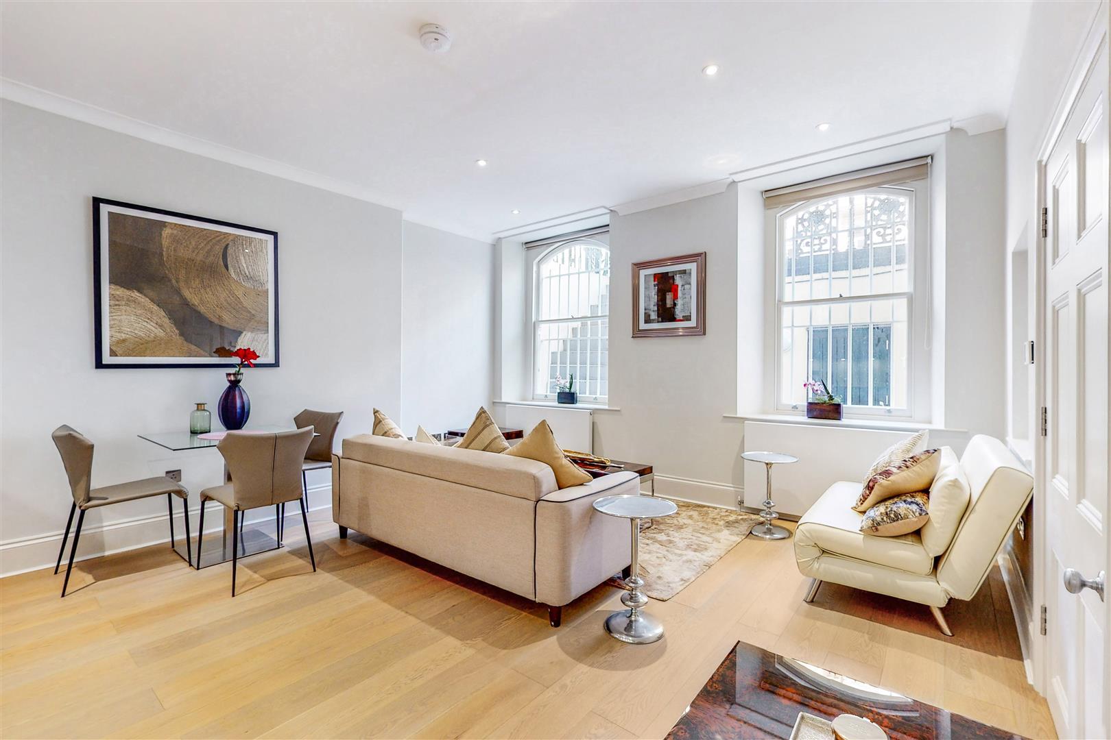 Flat Queen's Gate Terrace in Greater London