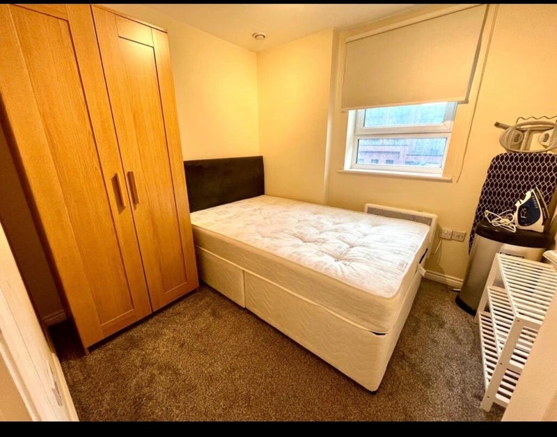 Room Middlewood Street in Salford