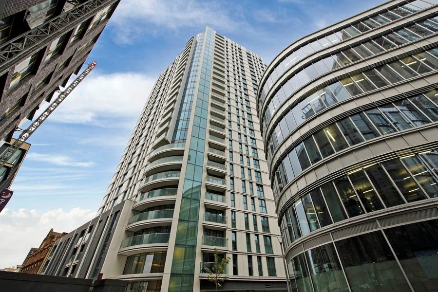 Flat Alie Street in Greater London