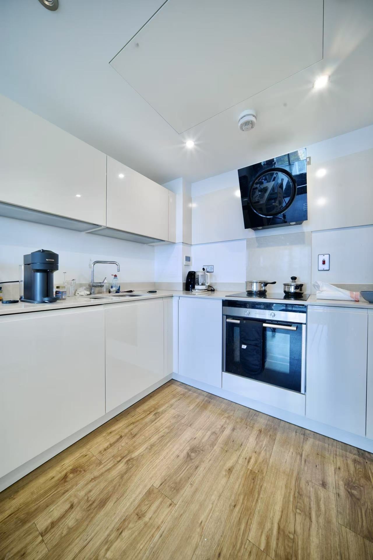 Flat Alie Street in Greater London