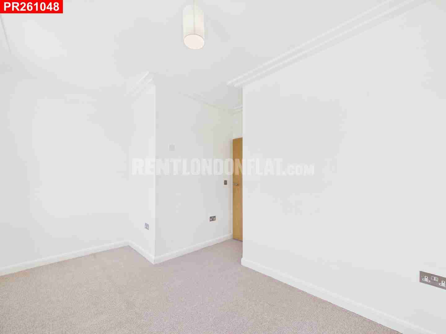 House Fruen Road in Greater London