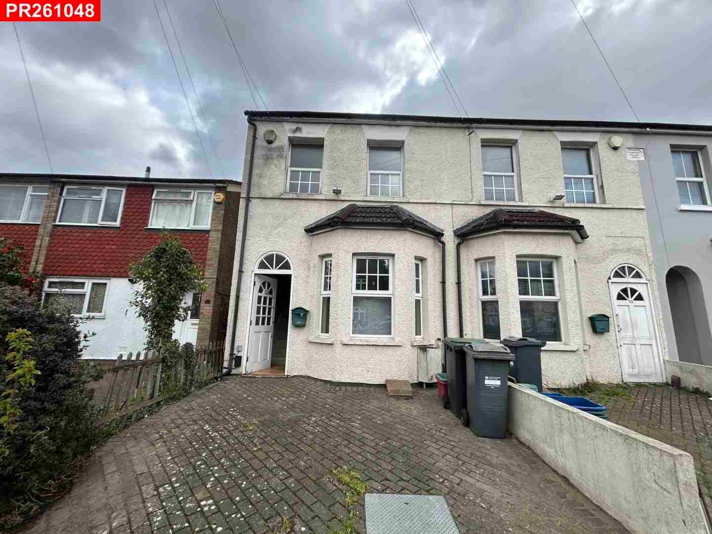 House Fruen Road in Greater London
