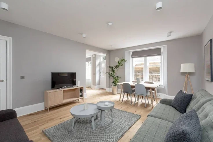 Flat Torphichen Street in City of Edinburgh