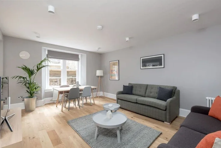 Flat Torphichen Street in City of Edinburgh