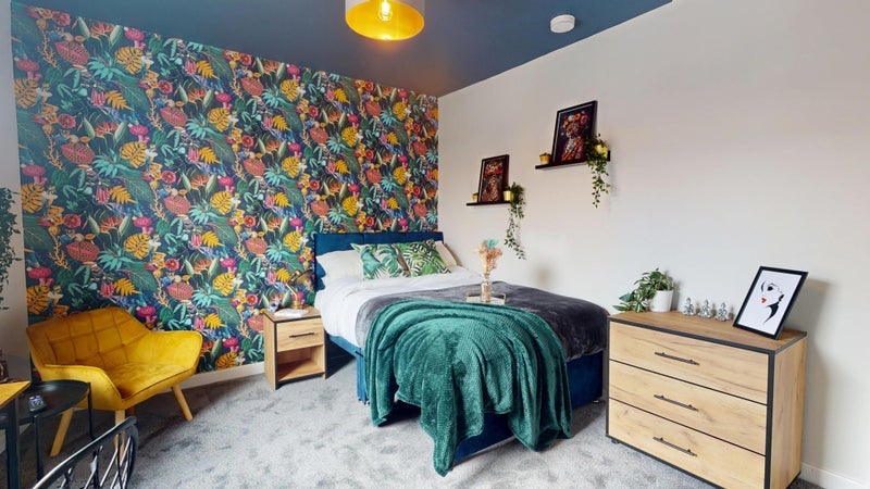 Room Burley Lodge Road in Leeds