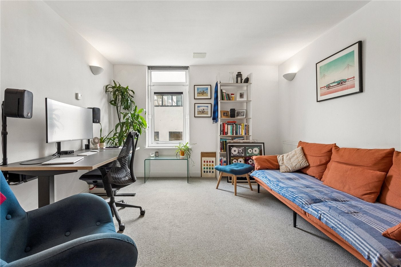Flat Martello Street in Greater London
