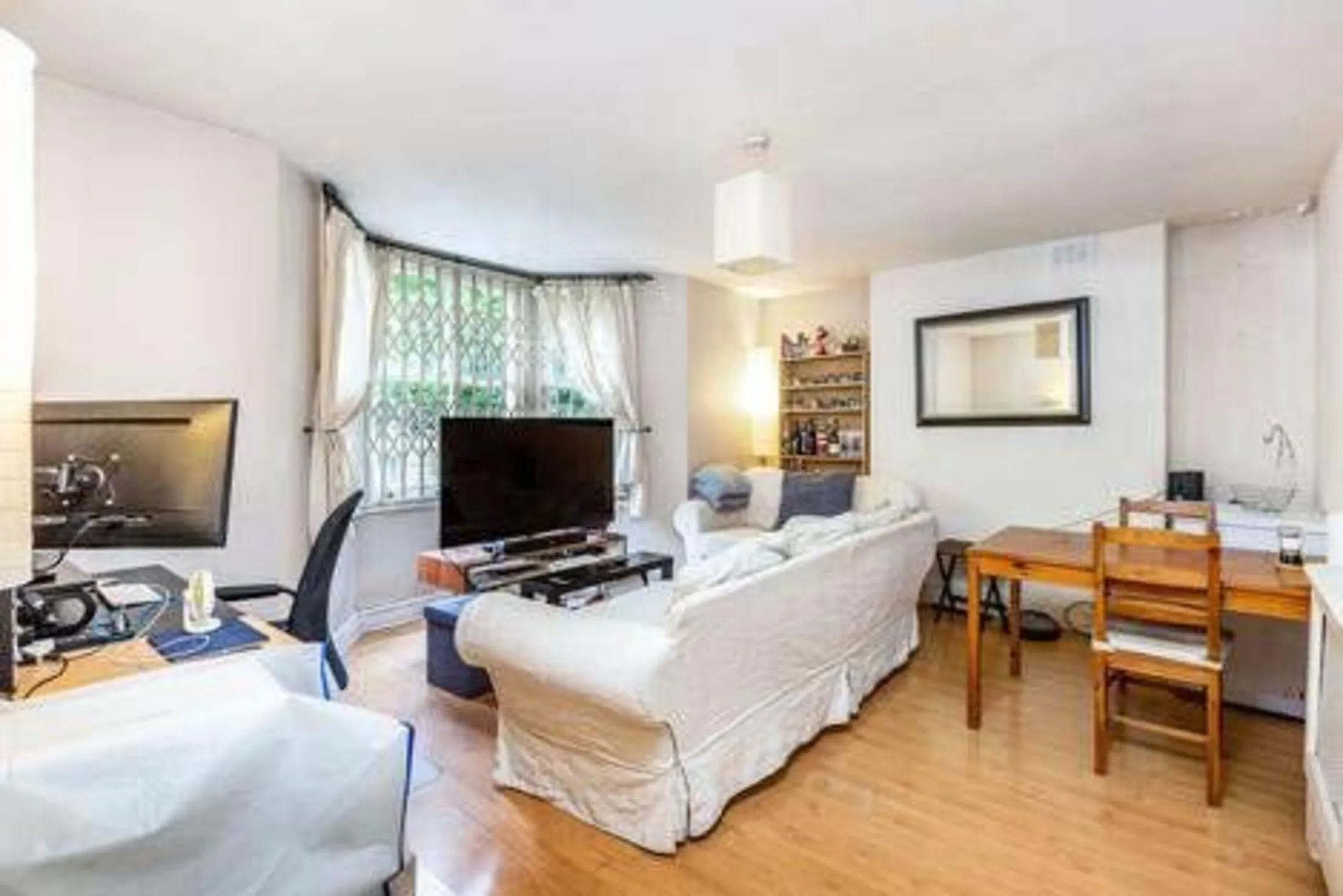 Flat Offley Road in Greater London