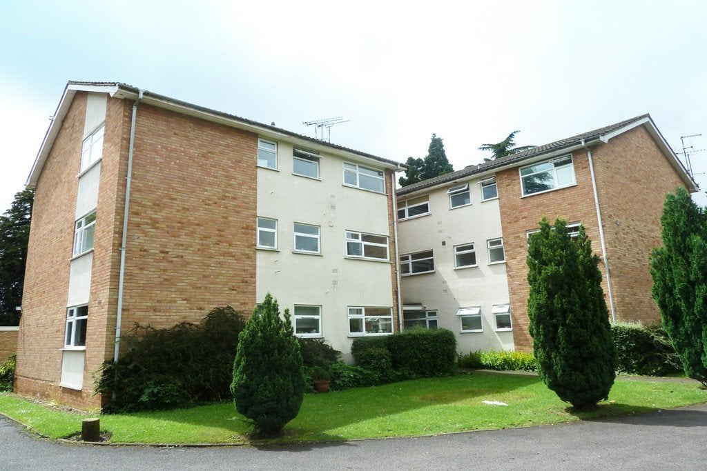 Flat Milverton Crescent West in Royal Leamington Spa