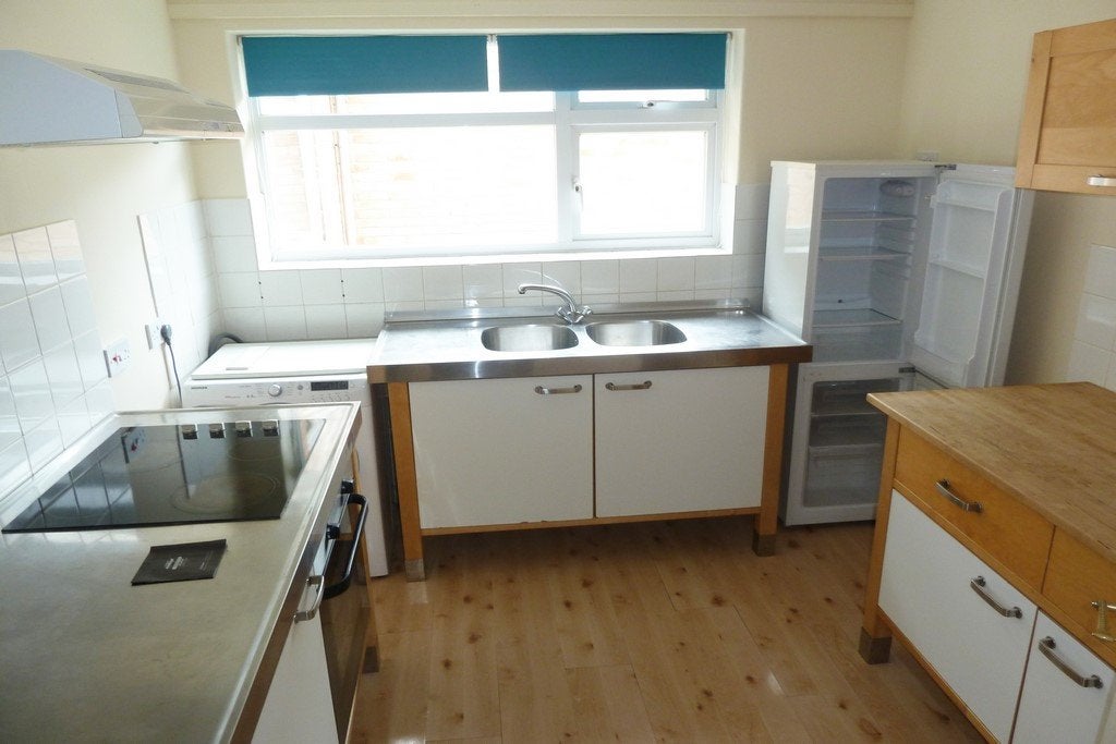 Flat Milverton Crescent West in Royal Leamington Spa