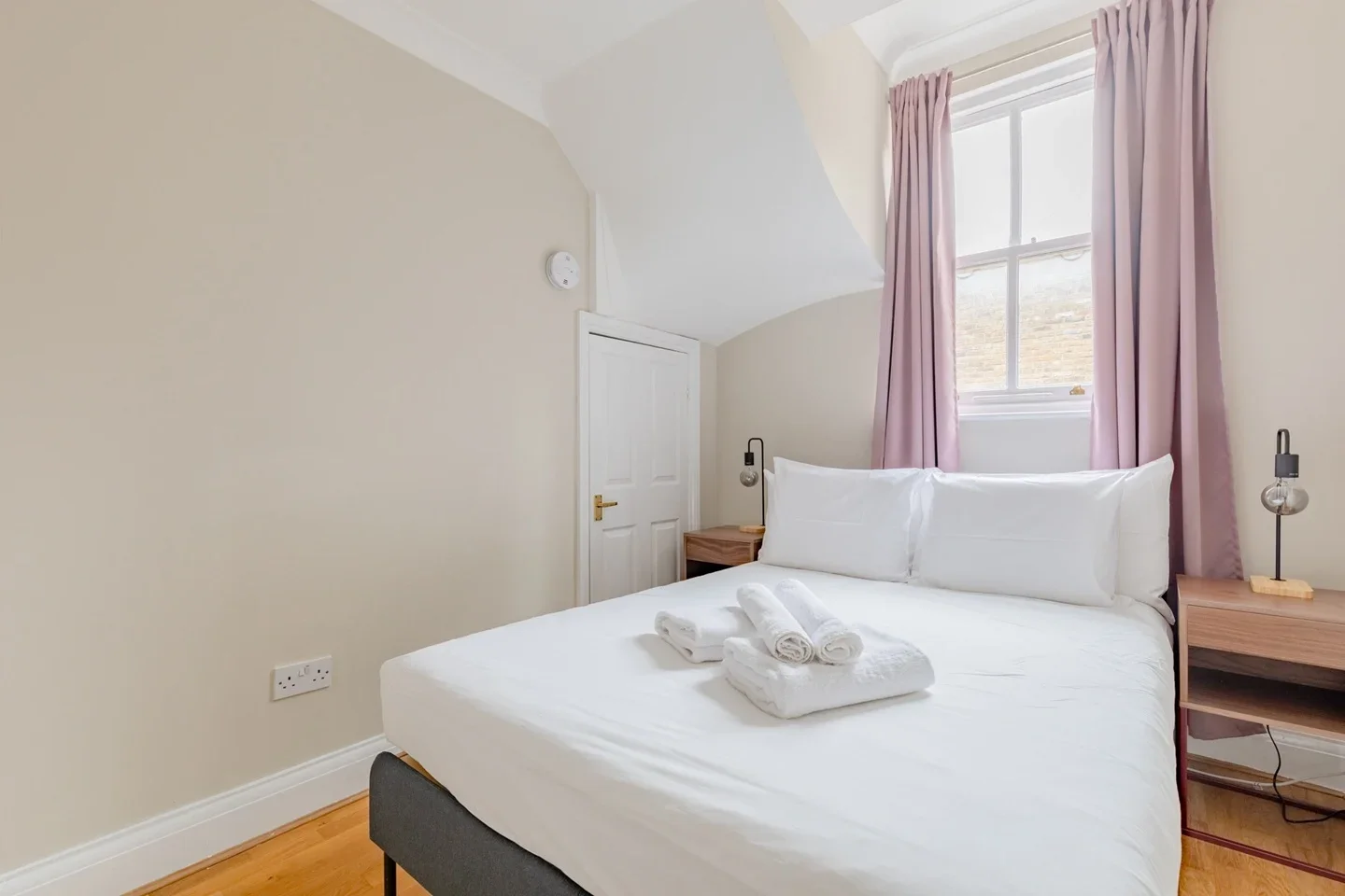 Flat Elgin Avenue in City of Westminster